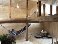 立派な梁の小屋裏。
木に包まれた癒しの空間
